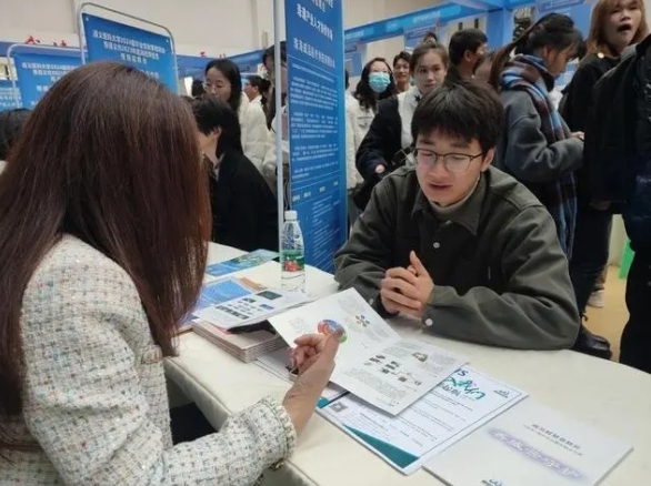 1701671063254234.png 遵义医科大学2024届毕业生秋季招聘会2.png