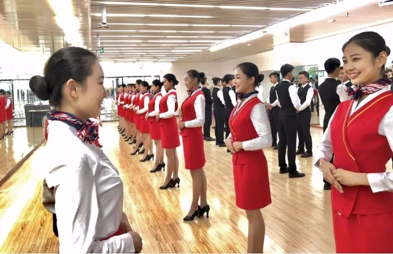 重庆江北机场厦航招聘行政人员和地勤人员.png